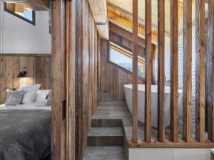 Chalets Chalet Les Allues, 7 pieces, 12 personnes - FR-1-566-54 : photos des chambres