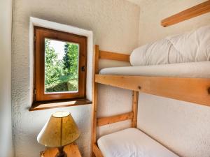 Duplex ensoleillé près télécabine Mont Chéry - 2 chambres, terrasse, parking, proche commodités - FR-1-685-15