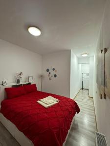 Red Corner Central Apartment