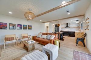 Stylish Flagstaff Home Close to Hiking and Fishing! - 3hvězdičkové hotely ve městě Flagstaff