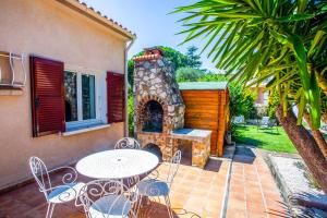 VILLA PROVENCE-SPA&BBQ CENTRE AU CALME- JARDIN - TERRASSES
