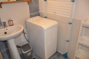 Appartements F1 tout equipe proche Tram - Jungle : photos des chambres