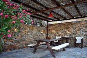 Awesome Traditional Maisonette House - Kythnos