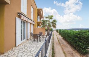 Nice Apartment In Rab With Outdoor Swimming Pool, Wifi And 3 Bedrooms