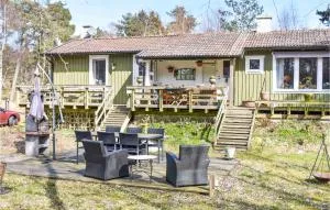 Stunning Home In Borrby With Wifi - Sandby