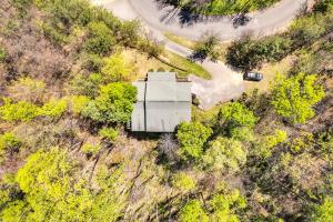 Smoky Mountain Views, Mtn Views, Hot Tub, WIFI, 560 FREE tickets each paid day!