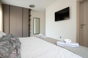 Family friendly house with a swimming pool Maslenica, Novigrad - 20492