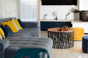 Family friendly house with a swimming pool Maslenica, Novigrad - 20492