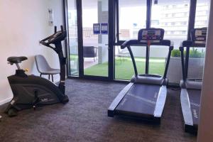 1BR City Apt-Parking&View& Homey