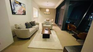 AMAKIN Burj Vista Tower 1