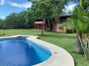 Casa Roja Hostel - 蒙塔尼塔