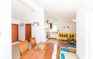 Stunning Apartment In Makarska With Wifi And 1 Bedrooms