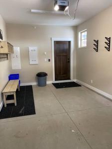 Cozy Modern Ski-in & Ski-out, Hot Tub, Townhouse