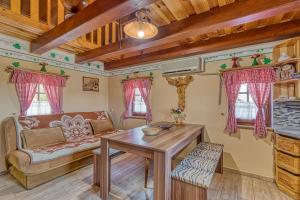 Vineyard Cottage Vesna Lake View - Happy Rentals 