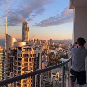 Breathtaking Views from Stunning 42nd Floor Skyhome & Resort Living