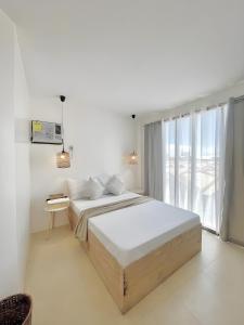 New Modern Suite Near Airport & Beach