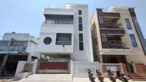 Urban Stay - Singapperumālkovil