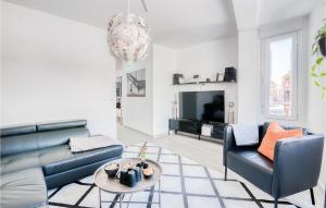 2 Bedroom Cozy Home In Santa Pola