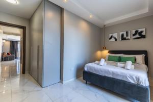Brand New Apartment With Terrace St Julians - Sleeps 4