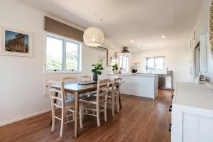 Oneroa Coastal Classic - Coast & Country