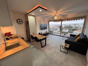 Évasion de rêve : 3P, Piscine, Tennis, Wifi, Park.