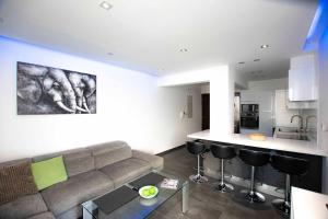 Glabur Stays - The Amazing 1 BDR - Executive apt Nicosia Center Free Parking & WiFi