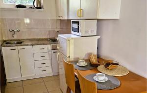 Beautiful Apartment In Barbariga With Wifi