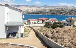 Nice Apartment In Pag With Wifi And 2 Bedrooms