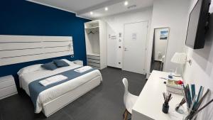 Double Room with Private Bathroom room in Soave Rooms