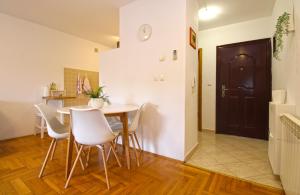 Apartment Davor 2231