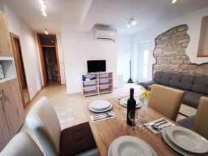 Meressa Paolia Apartments