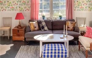 3 Bedroom Beautiful Home In Hemse