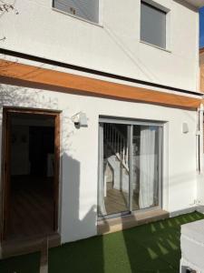 San Juan Beach, White House