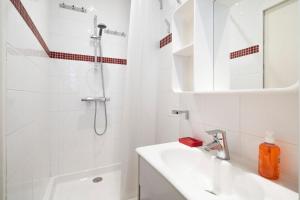 Les Vigies by Cocoonr