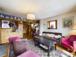 Chalets Chalet Montvalezan-La Rosiere, 5 pieces, 8 personnes - FR-1-398-599 : photos des chambres