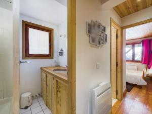 Chalets Chalet Montvalezan-La Rosiere, 5 pieces, 8 personnes - FR-1-398-599 : photos des chambres