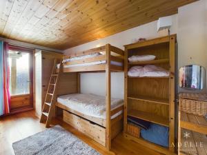 Chalets Chalet Montvalezan-La Rosiere, 5 pieces, 8 personnes - FR-1-398-599 : photos des chambres