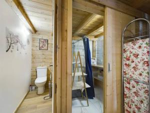 Chalets Chalet Montvalezan-La Rosiere, 5 pieces, 8 personnes - FR-1-398-599 : photos des chambres