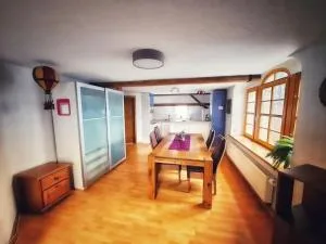 stilvolle Dachgeschoss-Wohnung in Top-Lage - Fischbach