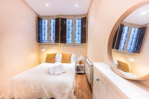 For you Rentals Elegante y colonial Apartamento TEMPORAL en Malasaña MAD283