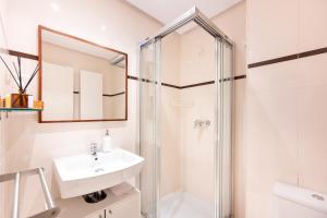 For you Rentals Elegante y colonial Apartamento TEMPORAL en Malasaña MAD283