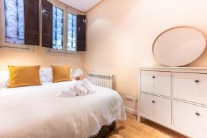 For you Rentals Elegante y colonial Apartamento TEMPORAL en Malasaña MAD283