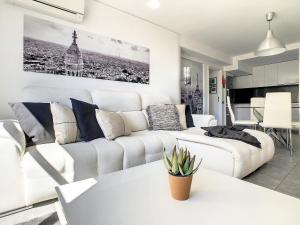 Ocean Breeze by LovelyStay