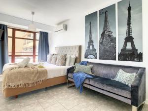Ocean Breeze - Harbor Sea View by LovelyStay