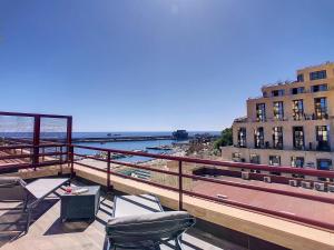 Ocean Breeze - Harbor Sea View by LovelyStay