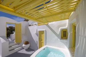 Imerovigli, Imerovigli, 84700, Santorini, Greece.