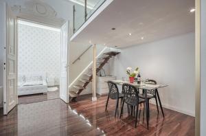 Luxury Art Deco Flat Big Balcony