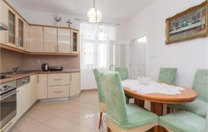 Nice Home In Novalja With 4 Bedrooms And Wifi