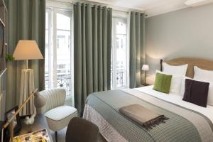 Superior Double Room with Bath room in Hotel Le Petit Chomel