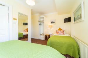 Ashes Accommodation - Room only